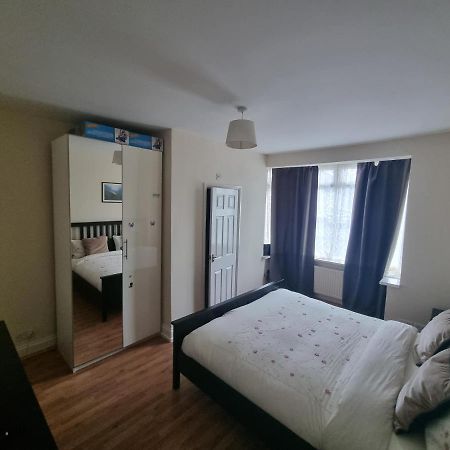 Guess Bungalow Wembley Apartman London Kültér fotó