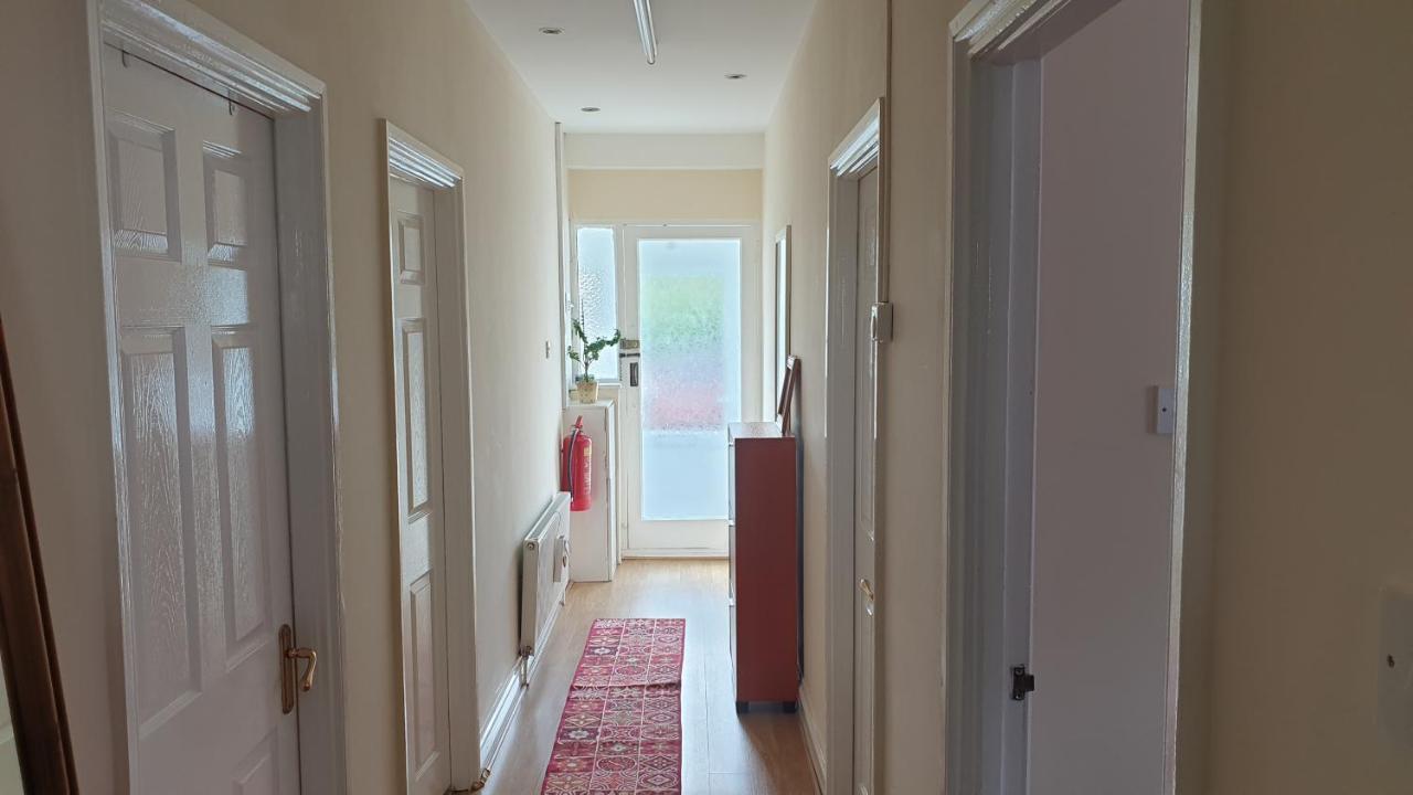 Guess Bungalow Wembley Apartman London Kültér fotó