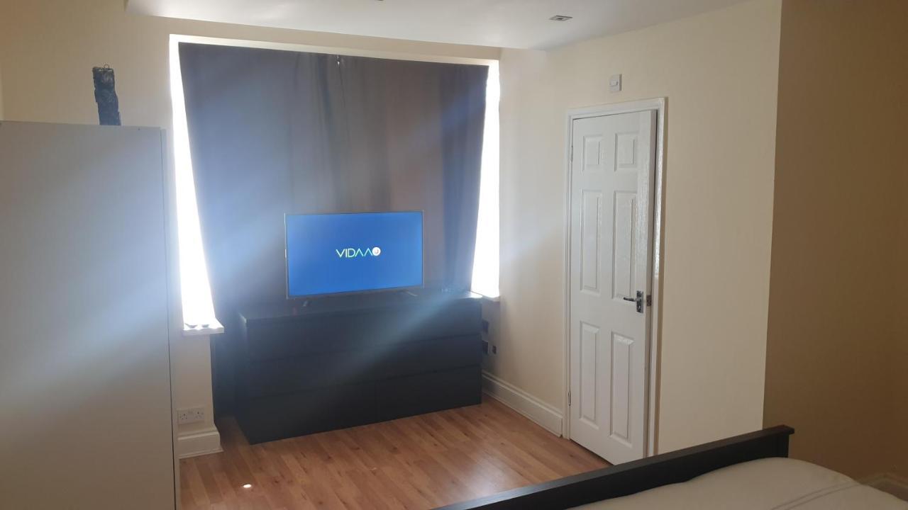 Guess Bungalow Wembley Apartman London Kültér fotó