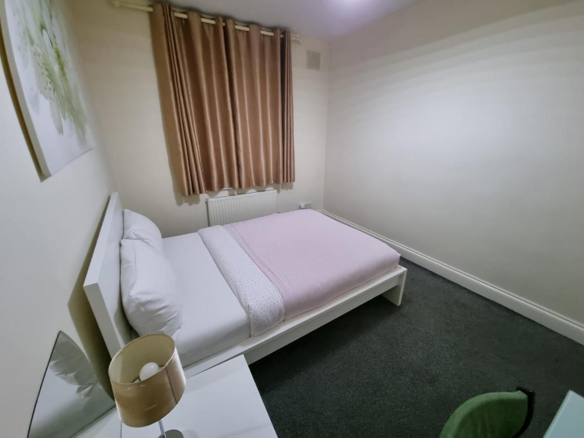 Guess Bungalow Wembley Apartman London Kültér fotó