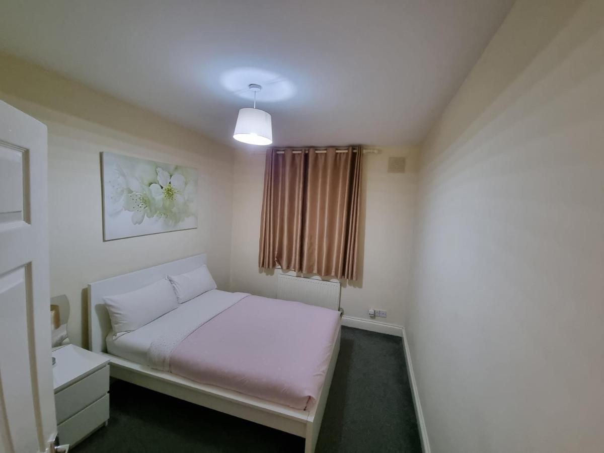 Guess Bungalow Wembley Apartman London Kültér fotó