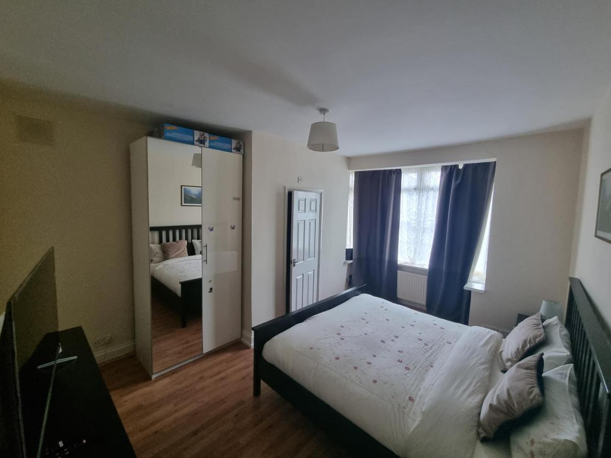 Guess Bungalow Wembley Apartman London Kültér fotó