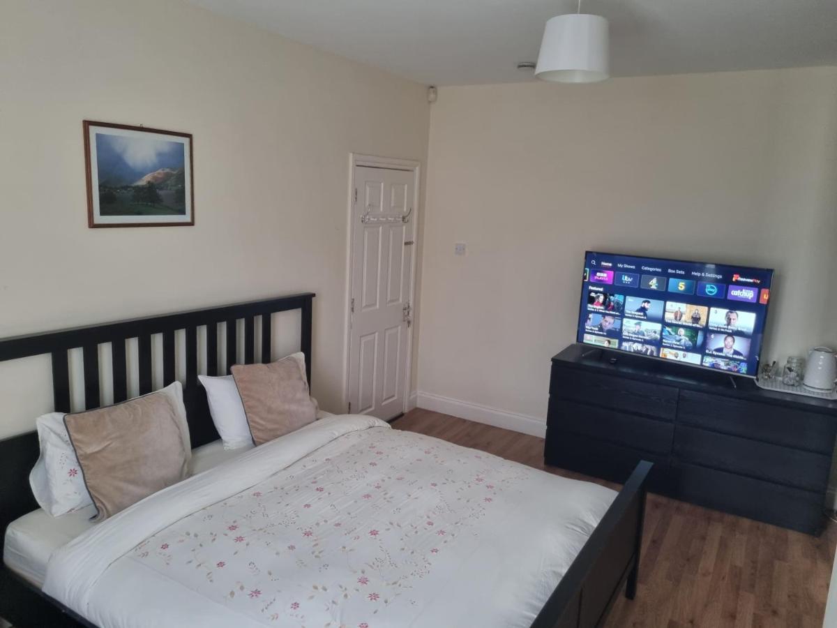 Guess Bungalow Wembley Apartman London Kültér fotó