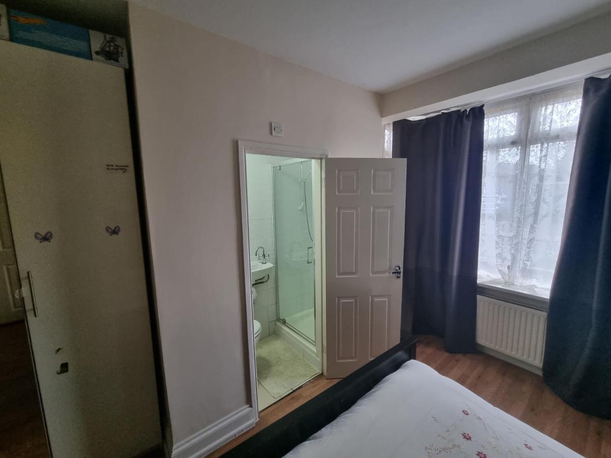 Guess Bungalow Wembley Apartman London Kültér fotó